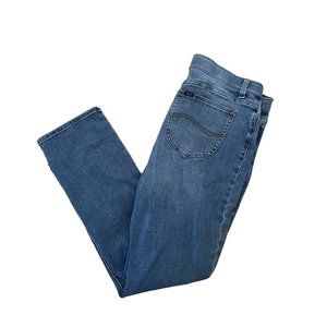 Lee slim fir straight leg.